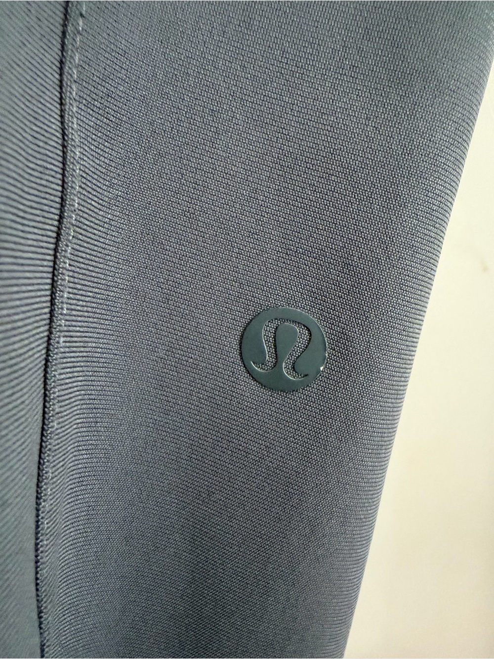 Lululemon Men's ABC Jogger Pants Asphalt Grey Size Small Pristine - Picture 4 of 9